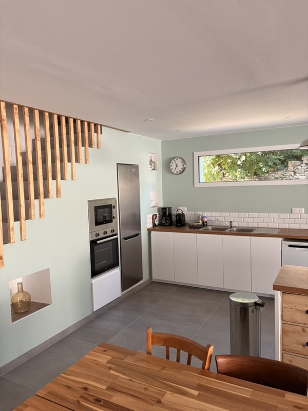 cuisine escalier four frigo